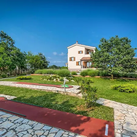 Sleeps 10 Pool Air Con Wifi Вилла *